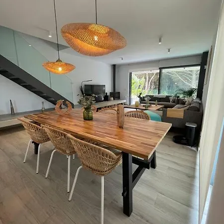 Villa Exclusivo En Urbanizacion Roche *