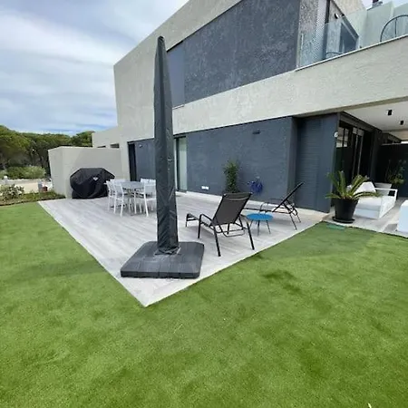 Exclusivo En Urbanizacion Roche Villa *